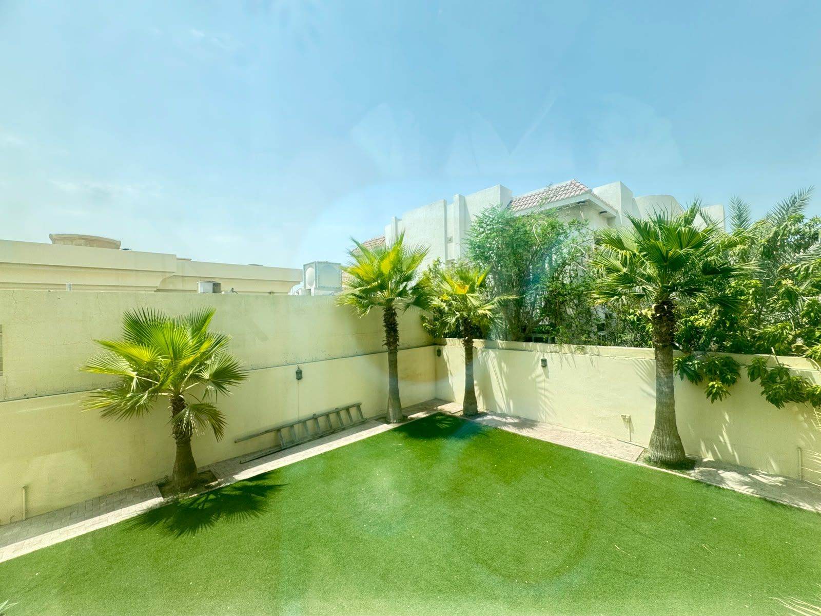 Villa photo 1