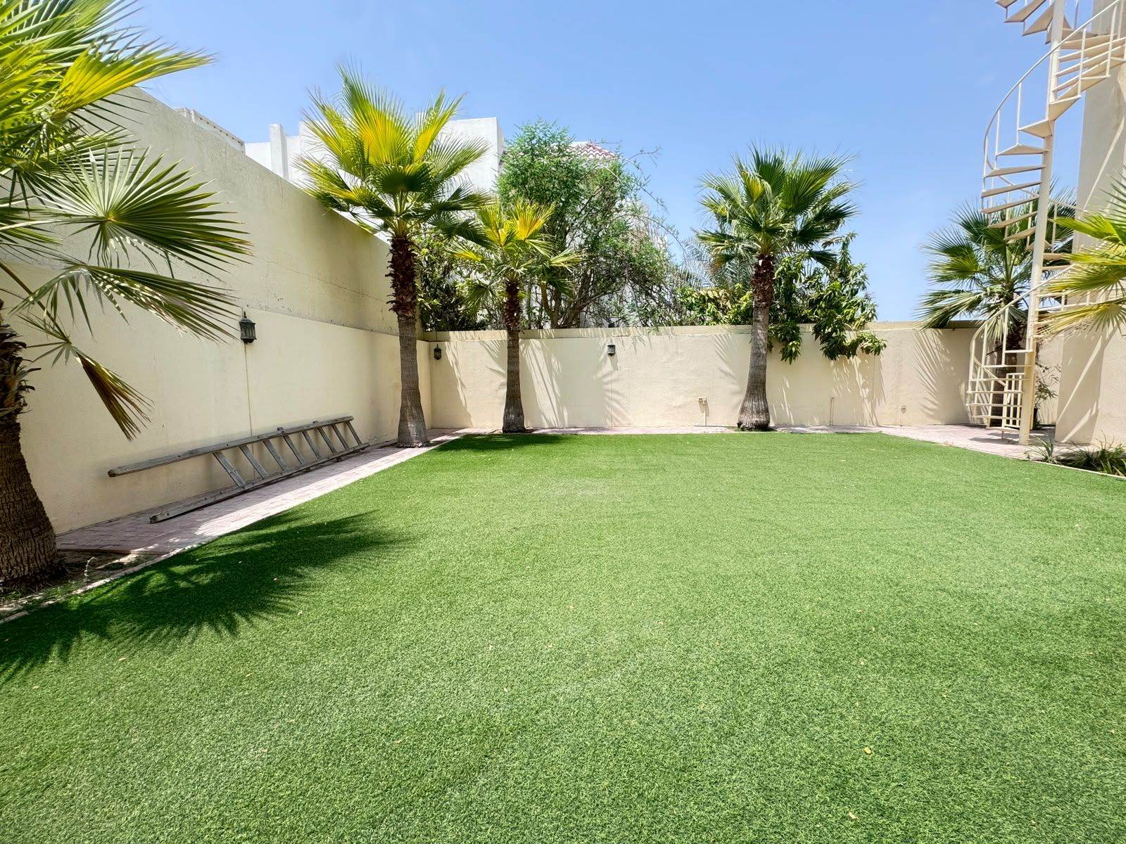Villa photo 2
